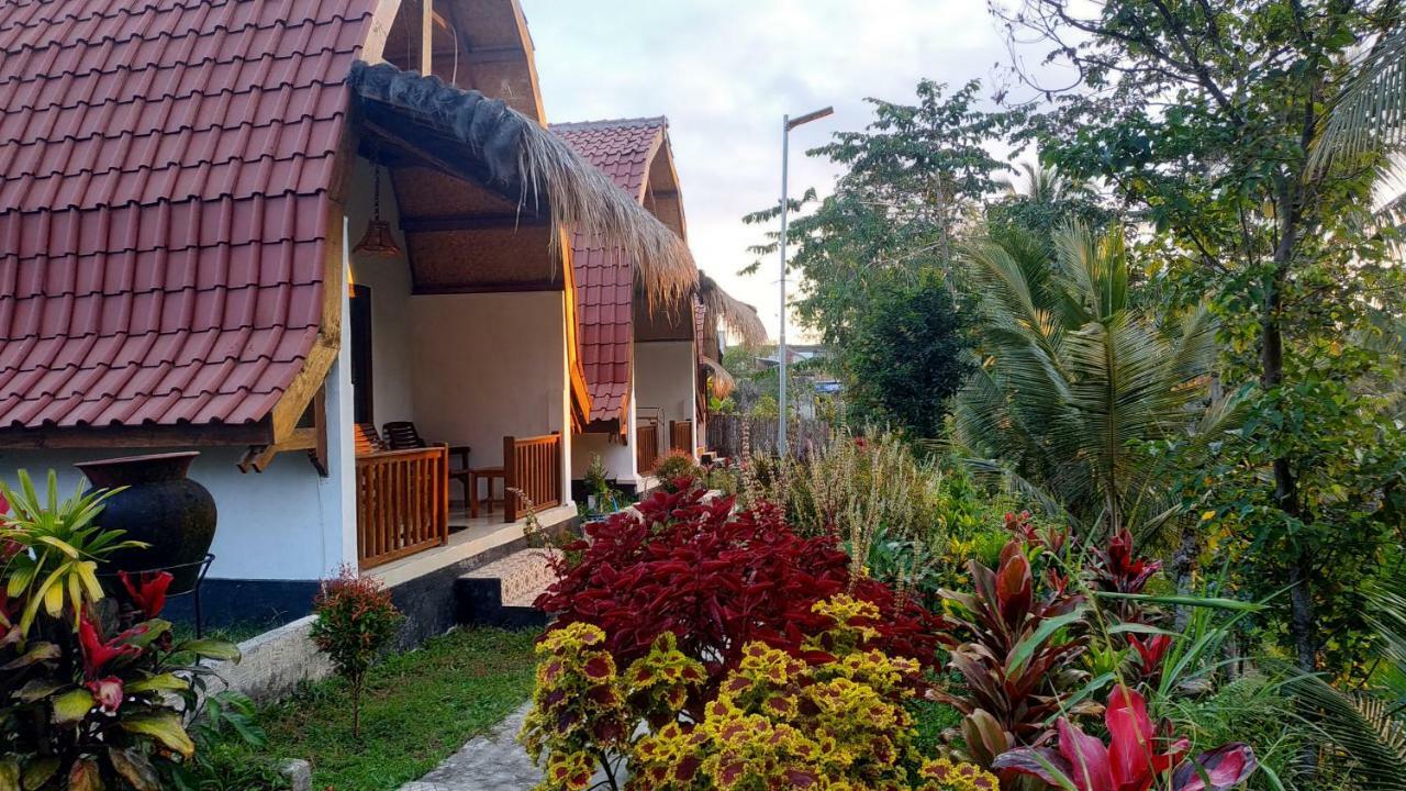Bale Kembang Kuning Tetebatu Exterior foto