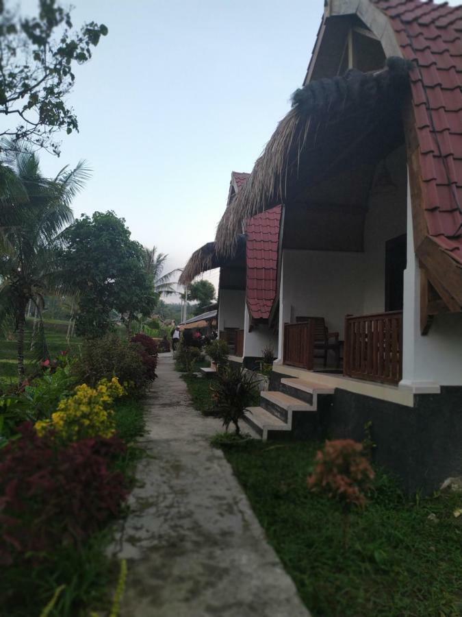Bale Kembang Kuning Tetebatu Exterior foto