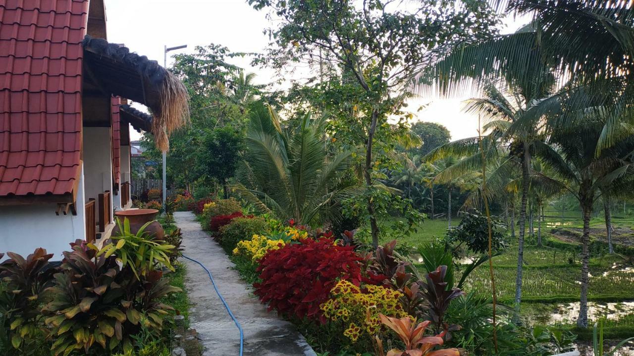 Bale Kembang Kuning Tetebatu Exterior foto